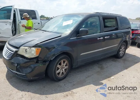 2011 Chrysler Town & Country Touring из США, поврежденный, VIN 2A4RR5DG8BR682128